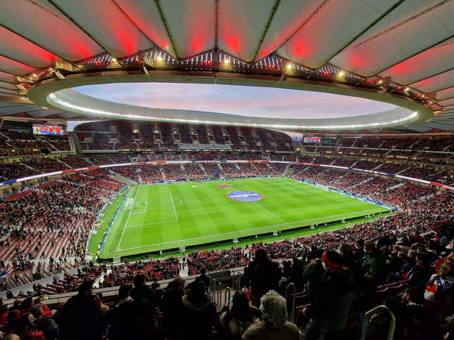 Imagen para el artículo titulado Galaxy S22 Ultra, análisis: Samsung revive el Note y lanza el teléfono definitivo