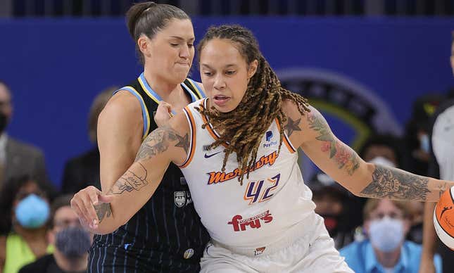 Brittney Griner #42 of the Phoenix Mercury moves against Stefanie Dolson #31 of the Chicago Sky during Game Three of the 2021 WNBA Finals at Wintrust Arena on October 15, 2021 in Chicago, Illinois. NOTE TO USER: User expressly acknowledges and agrees that, by downloading and or using this photograph, User is consenting to the terms and conditions of the Getty Images License Agreement. (Photo by Jonathan Daniel/Getty Images)