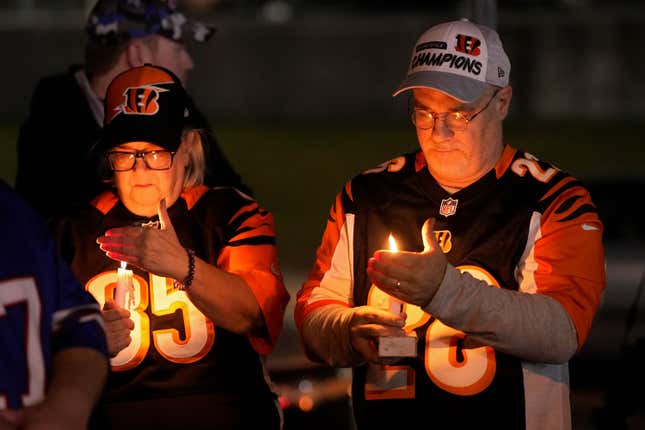 Bengals fans light a candle for the Bills’ Damar Hamlin.