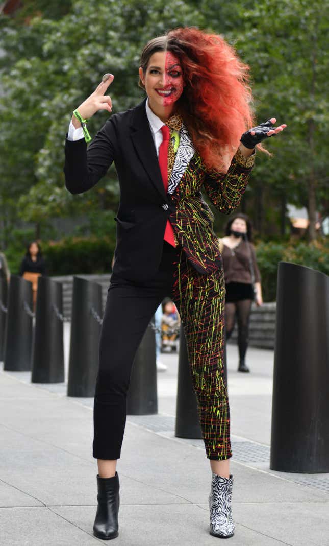 Image for article titled The Coolest and Most Impressive Cosplay From NYCC 2021