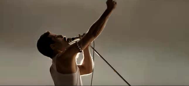 "Fred" Mercury takes the stage in the full-length trailer for <i>Bohemian Rhapsody</i>