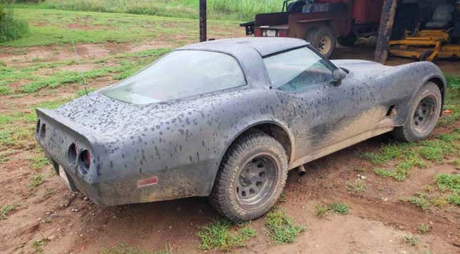 Imagen para el artículo titulado Un adolescente de Kansas construyó este alucinante Corvette todoterreno diesel, y es una genialidad