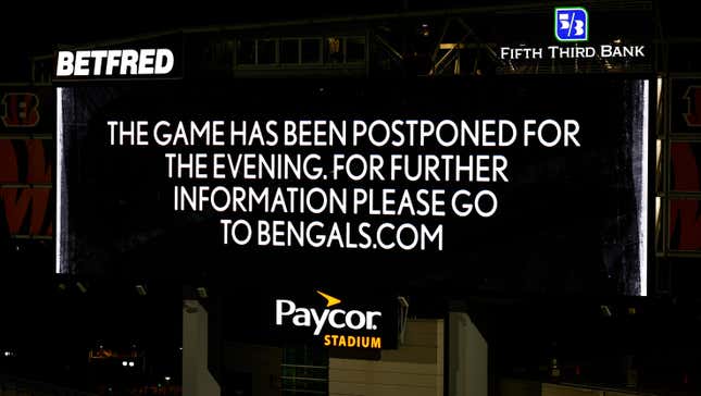 It took over an hour for NFL Commish Roger Goodell to decide to suspend the Bengals-Bills game after Damar Hamlin’s injury.