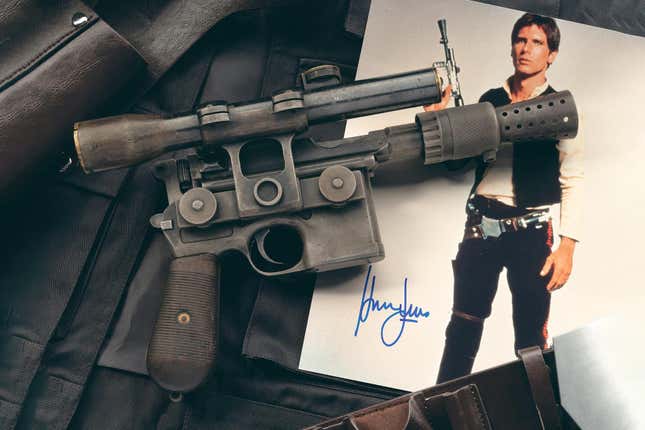Imagen para el artículo titulado La mítica DL-44 Blaster de Han Solo se subasta por más de un millón de dólares