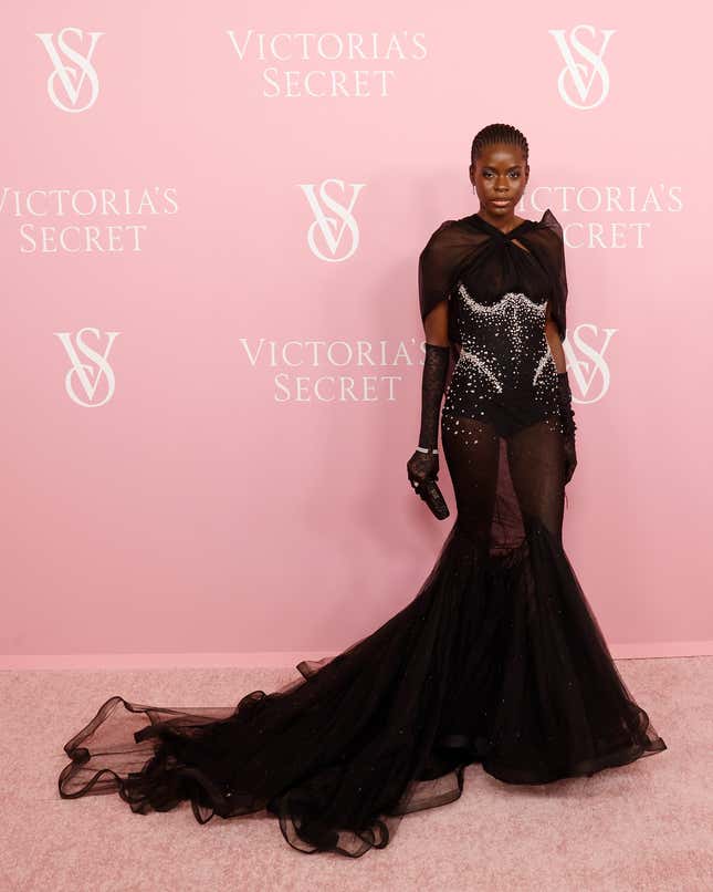Image for article titled NYFW: Black Celebs Showed up at The Victoria&#39;s Secret Fashion Show