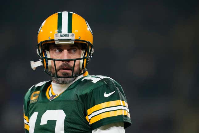 Finally, Packers complete trade to send QB Aaron Rodgers to Jets