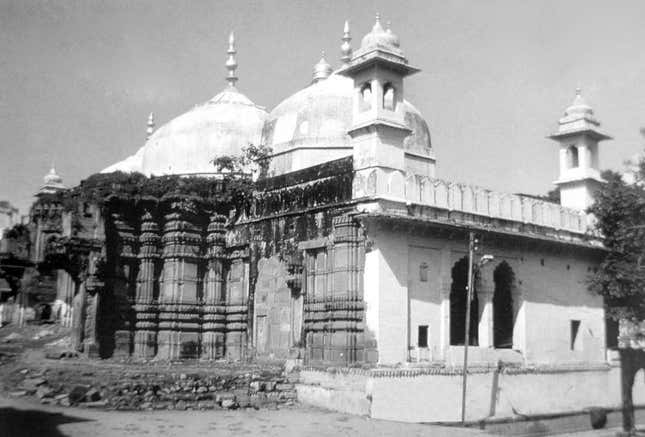 Image for article titled The Ayodhya dispute has cast a shadow on the future of these Indian mosques