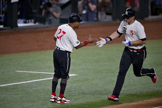 Corey Seager removed from Rangers game vs. Dodgers after awkward