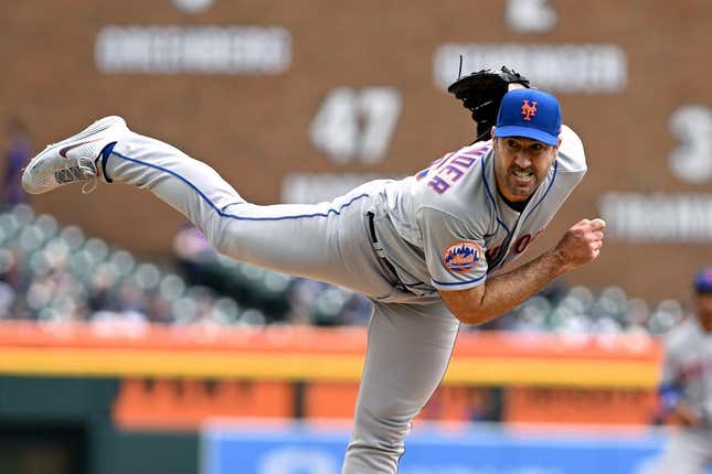 Detroit Tigers pitch Justin Verlander against New York Yankees in