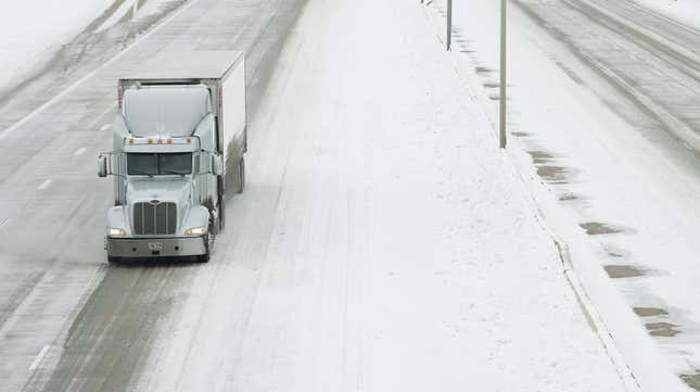 Image for article titled Biden's New Pollution Laws Have a Giant Loophole for Heavy Trucks