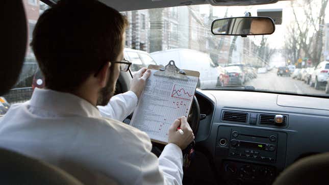 Image for article titled Study Exposes Risks Of Conducting Research While Driving