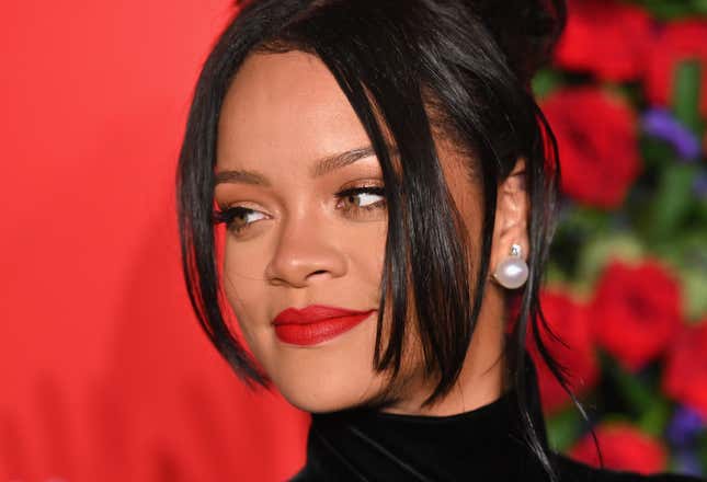 Image for article titled Rihanna Partners With Twitter CEO to Give $4.2 Million to Domestic Abuse Victims in Quarantine