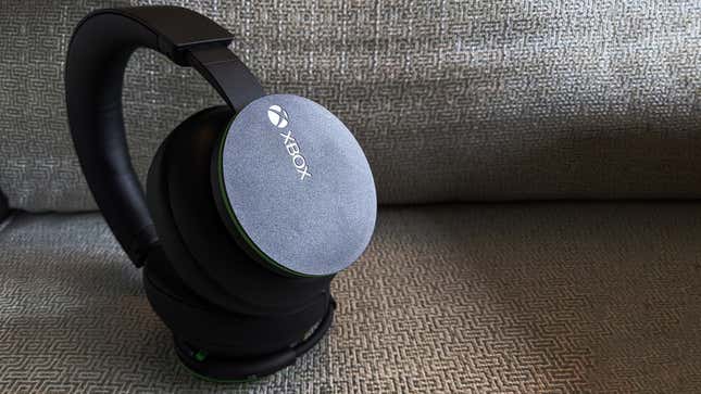 Image for article titled The New Xbox Wireless Headset Is A Good Option At A Great Price