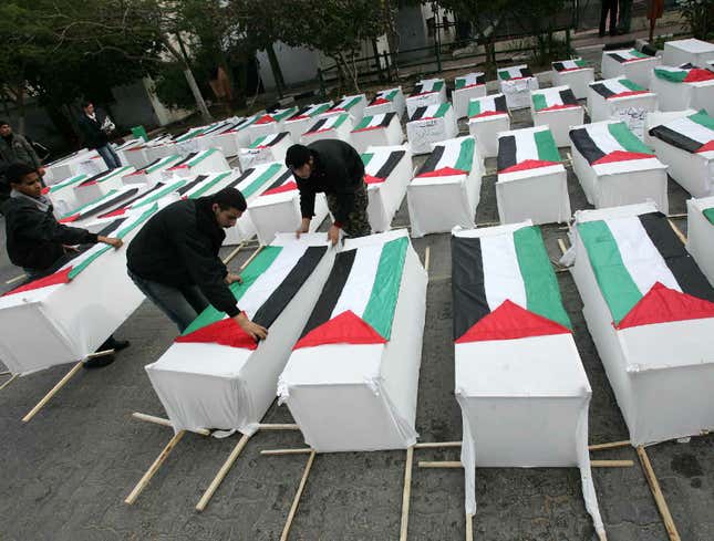 Image for article titled Palestinians Prepare For Massive Ground Invasion