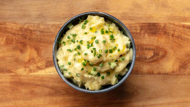 Image for article titled How to Make Perfect Mashed Potatoes in the Microwave