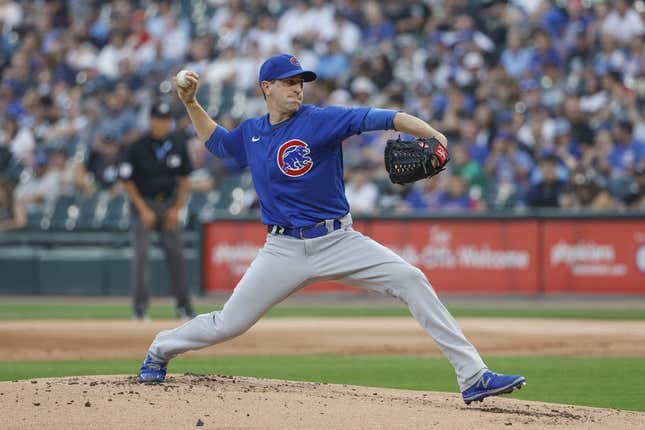 Jul 25, 2023; Chicago, Illinois, USA; Chicago Cubs starting pitcher Kyle Hendricks (28) delivers a pitch against the Chicago White Sox during the first inning at Guaranteed Rate Field.