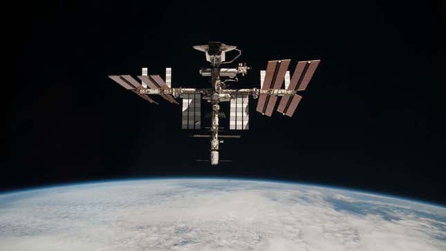La NASA hará descender a la EEI en 2030 para estrellarse en el océano de forma controlada.