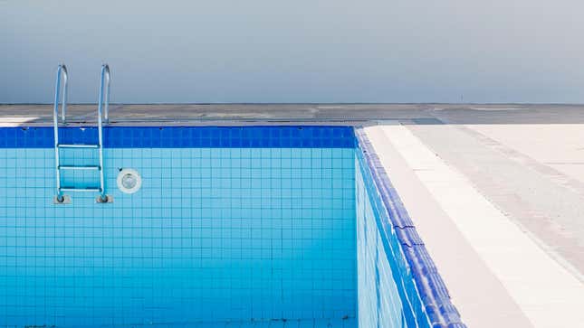 Image for article titled How and When to Drain a Pool