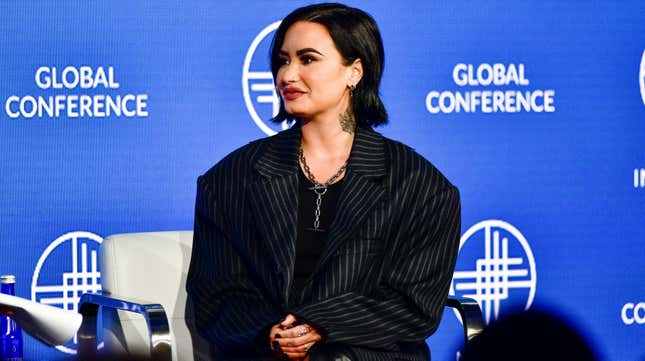 Image for article titled Demi Lovato: It Was &#39;Exhausting&#39; to Educate People About Being Nonbinary All the Time