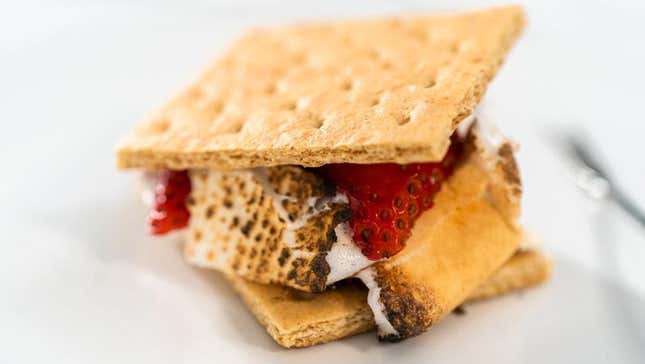 Strawberry s'mores