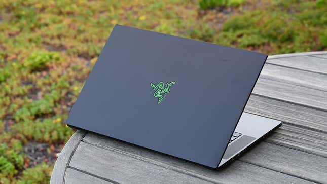 Imagen para el artículo titulado El Razer Blade 15 Advanced es el MacBook Pro de los portátiles para gamers