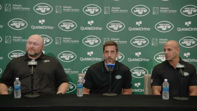 NY Jets officially introduce Aaron Rodgers