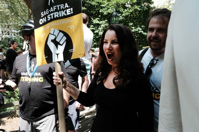  SAG-AFTRA President Fran Drescher joins picketers at New York City Hall.