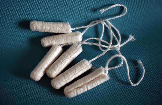 Image for article titled Please Don&#39;t Stick Homemade Tampons In Your Vagina