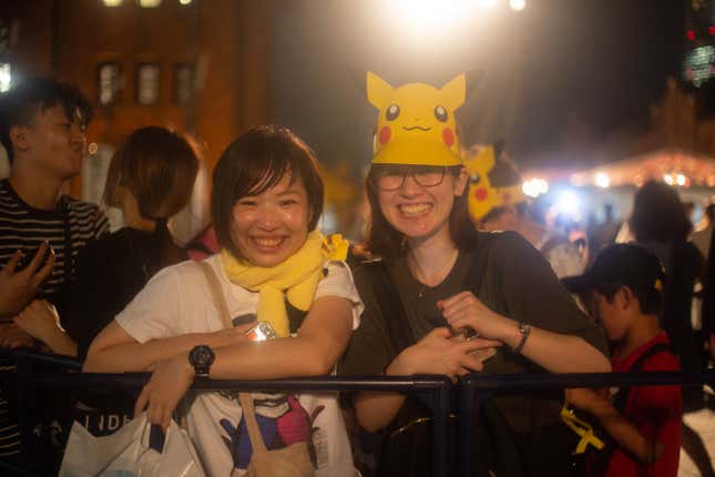 Image for article titled In Photos: 2,000 Dancing Pikachus (And Their Fans) Take Over Yokohama, Japan