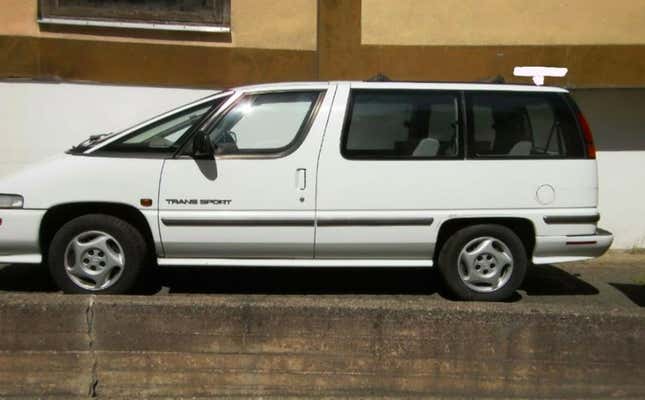 Image for article titled I Just Bought A $600 Diesel Manual Chrysler Minivan But It Has 250,000 Miles And Is Broken In Germany