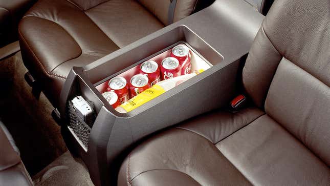 The optional soft drinks cooler of an XC70.