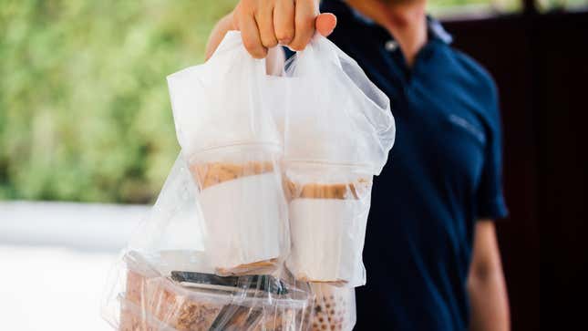 Image for article titled How to Reduce Your Food Delivery and Takeout Waste