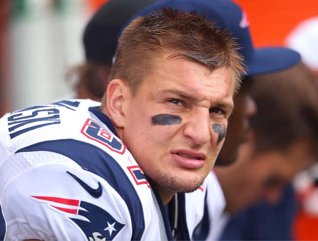 Image for article titled Gronk Want Play Football Now