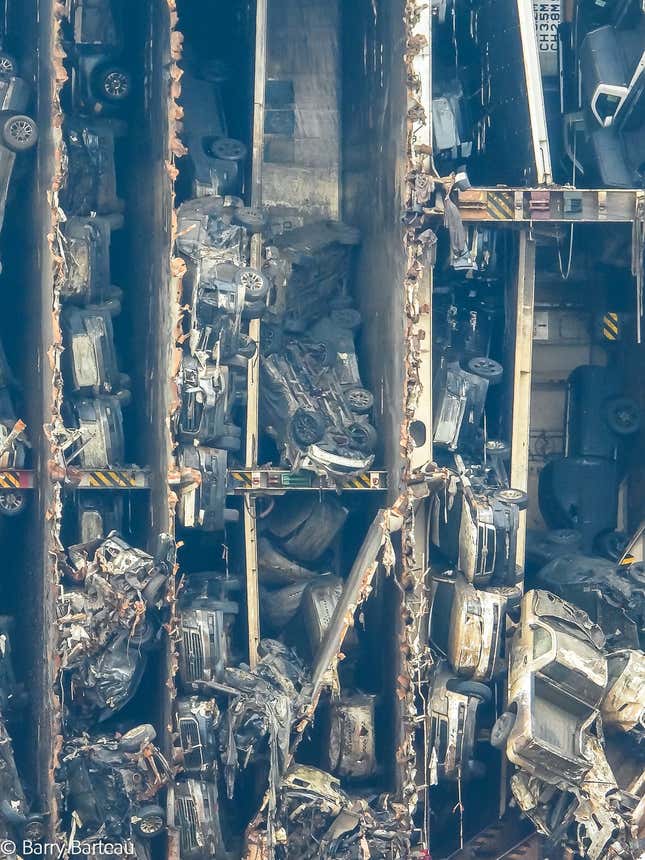 Image for article titled A Chain Just Cut Through A Capsized Cargo Ship Filled With Cars And The Process Is Fascinating (UPDATE W/VIDEO)