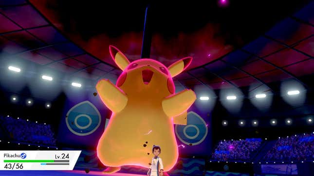 Un Pikachu en modo DInamax, durante un combate de gimnasio.