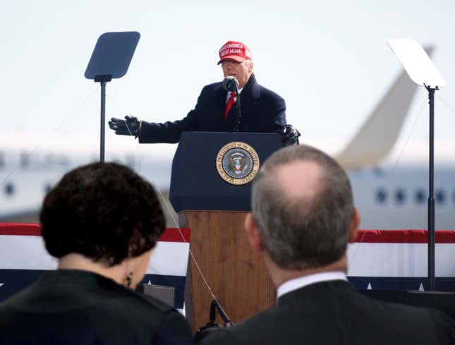 Image for article titled Trump Makes Last-Minute Campaign Stop To Rally Voters On Supreme Court