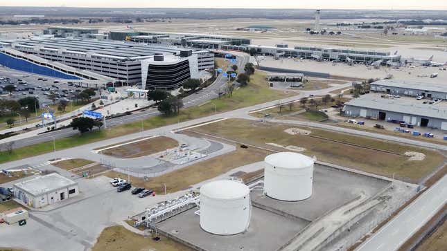 Image for article titled The Austin Airport Needs TSA Agents Just As Much As Jet Fuel
