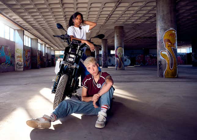 Imagen para el artículo titulado BMW lanza su motocicleta eléctrica “económica”