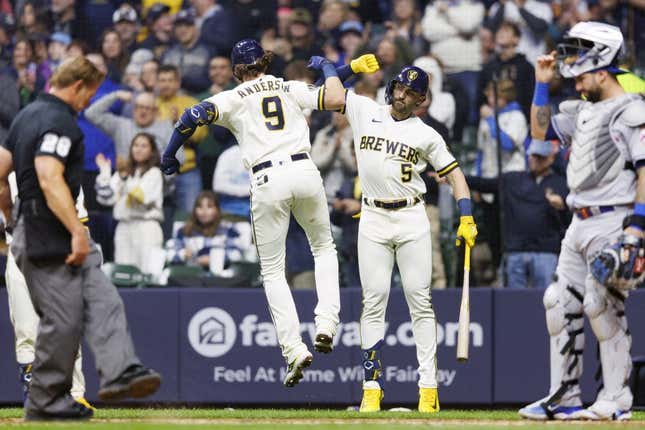 Brewers beat Cardinals 5-4