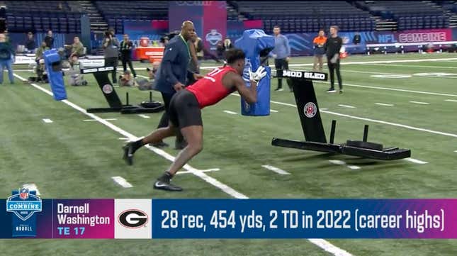 Former Georgia TE Darnell Washington performing the sled push drill at the NFL Combine