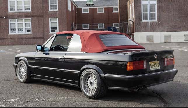 Image for article titled At $23,000, Will This S52-Transplanted 1987 BMW E30 Convertible Win Our Hearts?