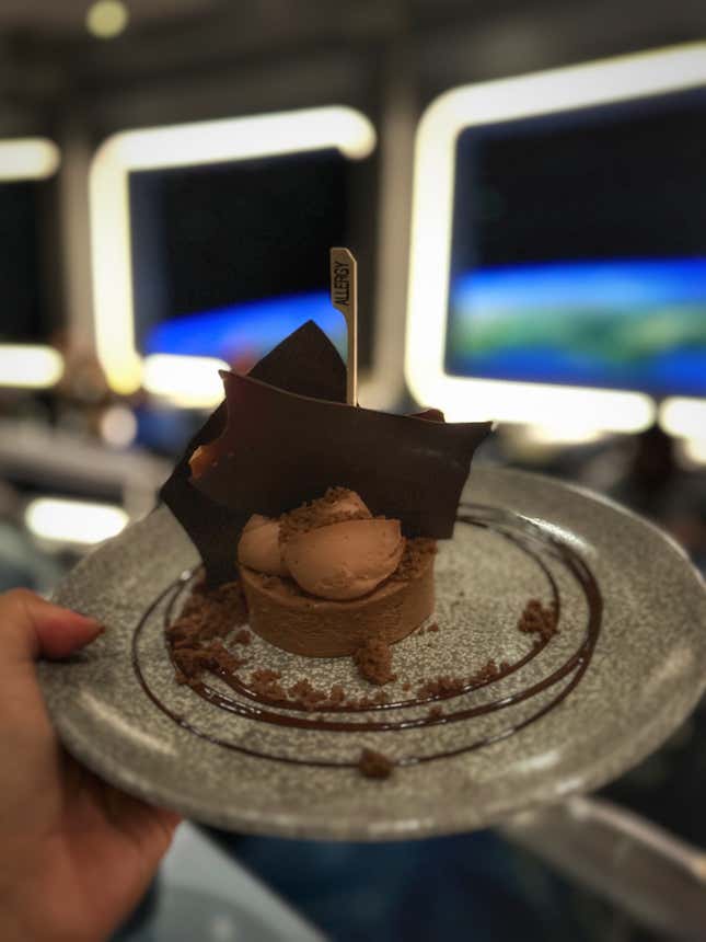 Image for article titled Out of This World Dining at Walt Disney World&#39;s Space 220