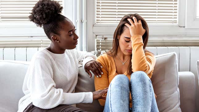 Image for article titled Things To Never Say To Someone Who Is Alone For The Holidays