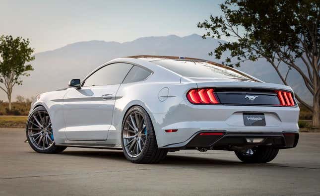 Imagen para el artículo titulado Ford ha creado un Mustang completamente eléctrico de 900 caballos, pero no podrás comprarlo