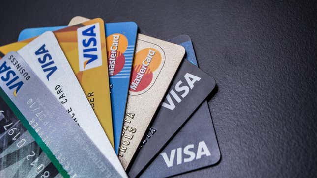 Image for article titled How to Juggle Multiple Credit Cards (Without Going Into Debt)