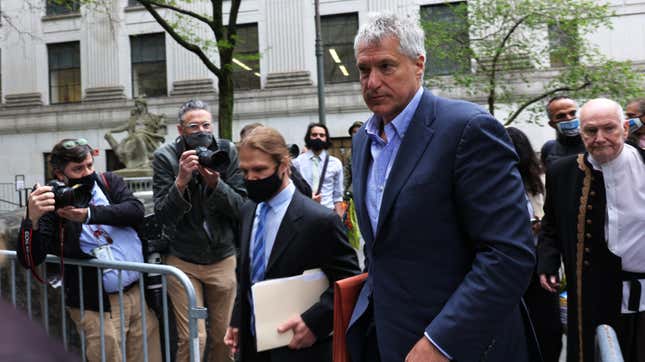  Attorney Steven Donziger arrives for a court appearance at Daniel Patrick Moynihan United States Courthouse in Manhattan on May 10, 2021 in New York City.