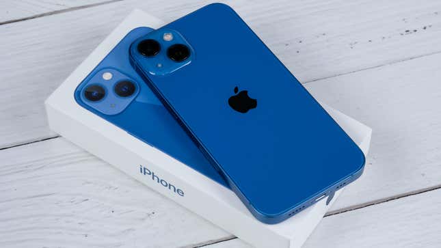 Image for article titled 8 of the Best iPhone 13 Cases That Are Cheaper Than Apple&#39;s