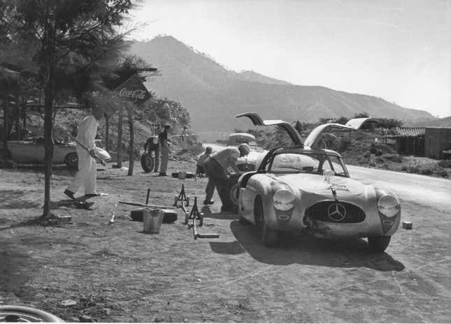 Image for article titled Mexico's Modern Carrera Panamericana Race Is a Family Affair