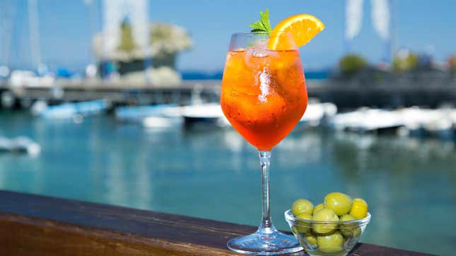 Image for article titled The Best (and Easiest) Alternatives to the Aperol Spritz