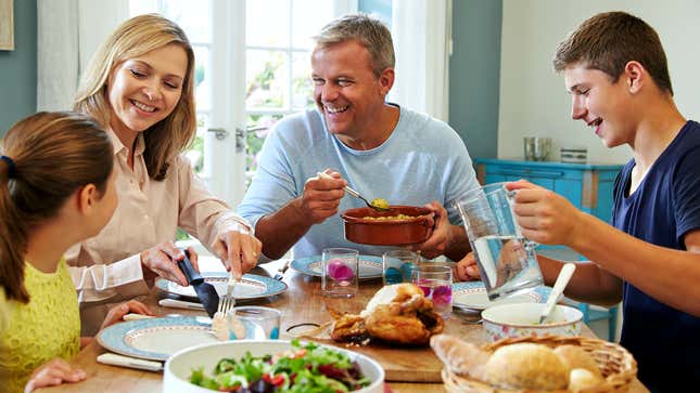 Image for article titled Family Has Rule Where They Don’t Eat Cell Phones At Dinner